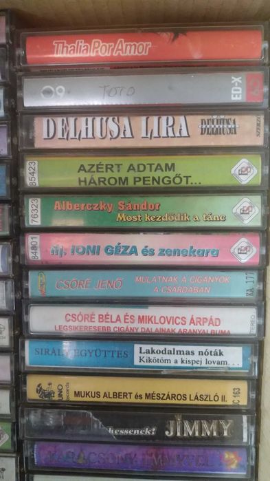 Casete audio vechi lb maghiară, italiană