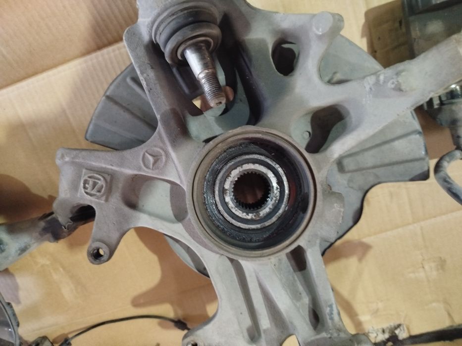 Запчасти на Мерседес МЛ