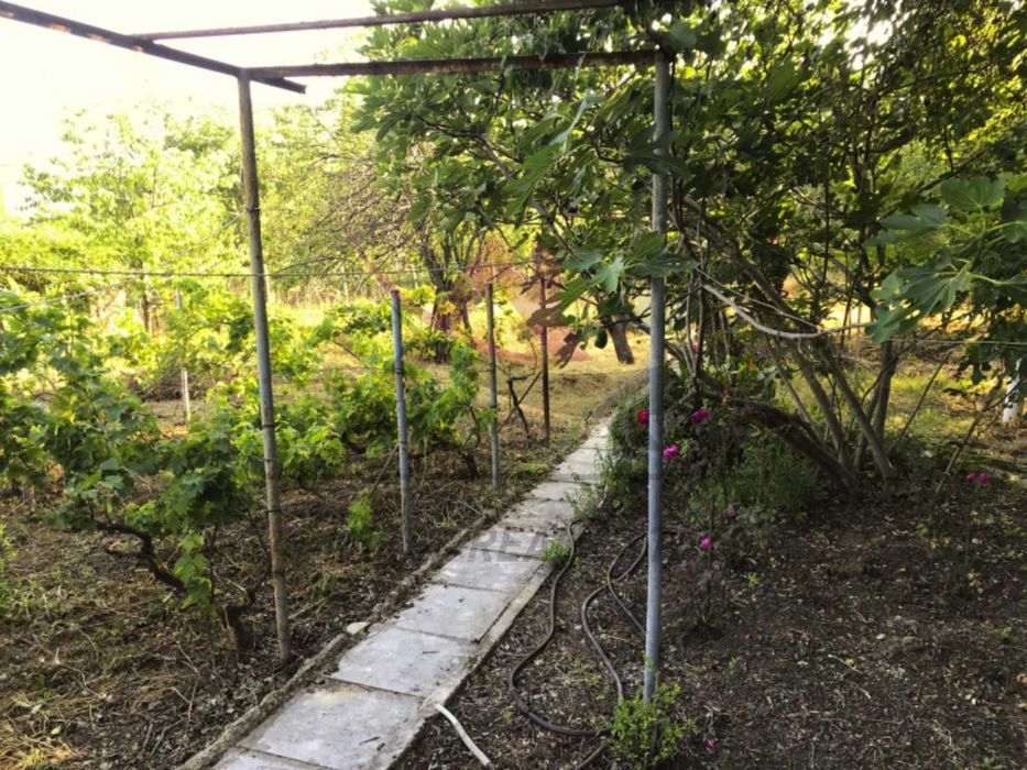 Дава се под наем Къща в Варна, м-т Сотира - 80 кв.м за 385 € - Снимка #4