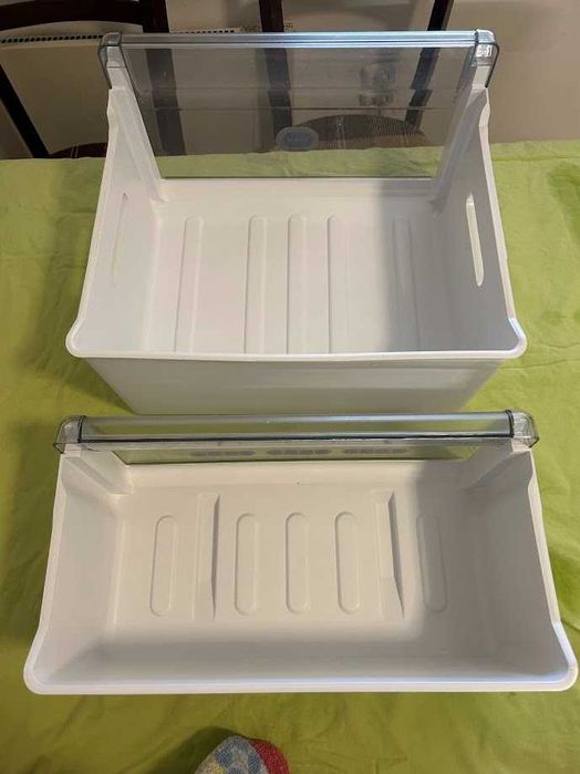 Хладилник с долна камера Whirlpool