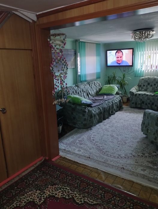 Продам 2ух  этажный дом