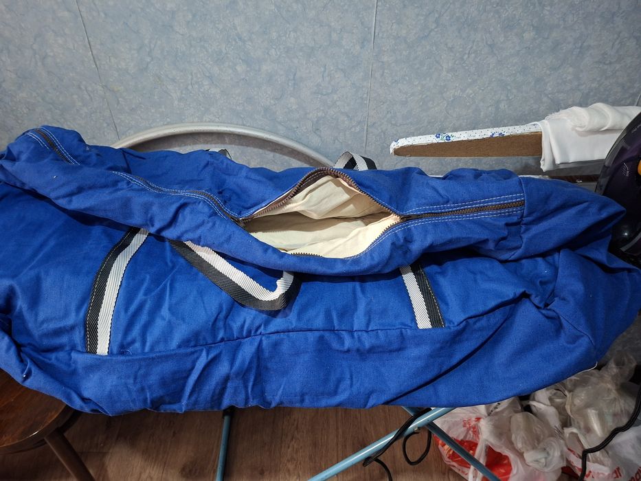 Продаются сумки дорожные .