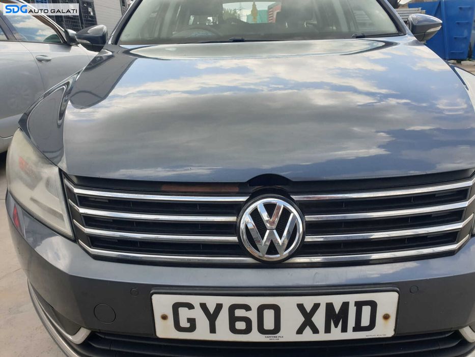 Grila cu Sigla Emblema de pe Bara Spoiler Fata Volkswagen Passat B7 2010 - 2015 [M3392]