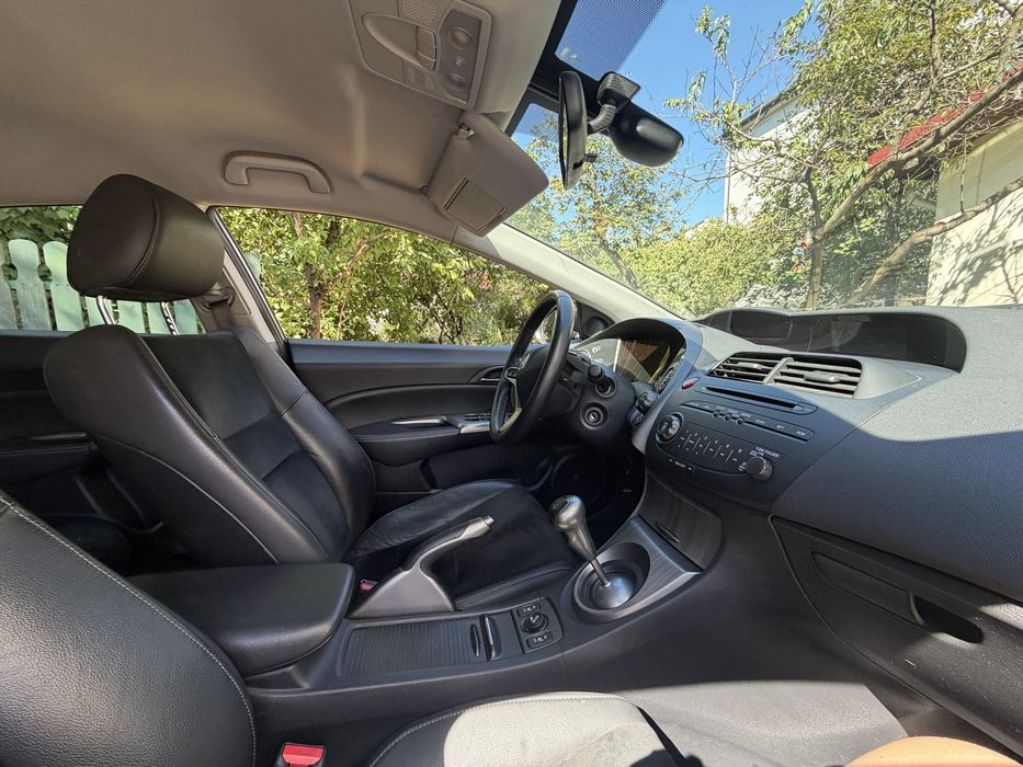 Honda Civic FK2 5 Usi hatchback 2012 77.000km