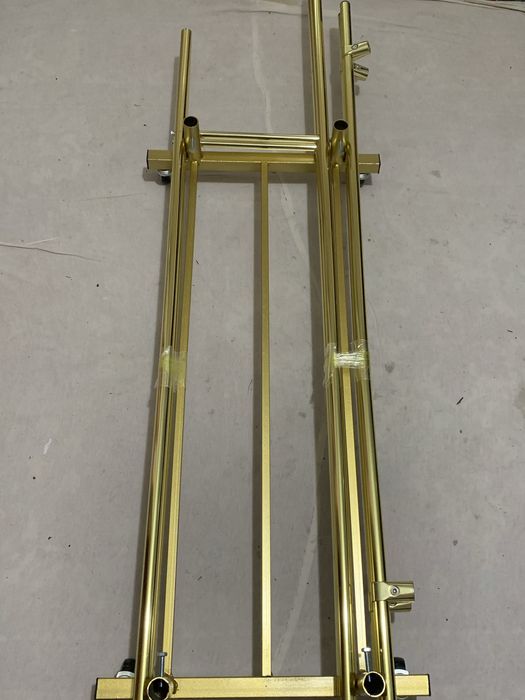 Gardirobniy veshelka narxi 160000 dan boshlanadi