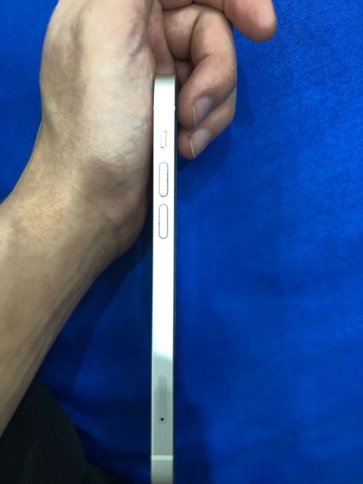 Айфон 12 әдемі жағдайда