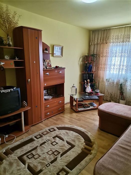 Apartament 3 camere de vânzare – Câmpina | Mobilat | Etaj 3/4 |