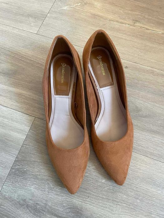 Обувки Stradivarius на ток от изкуствен велур