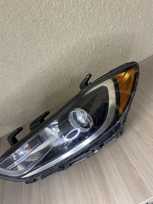 Hyundai Elantra 2016 фара левый