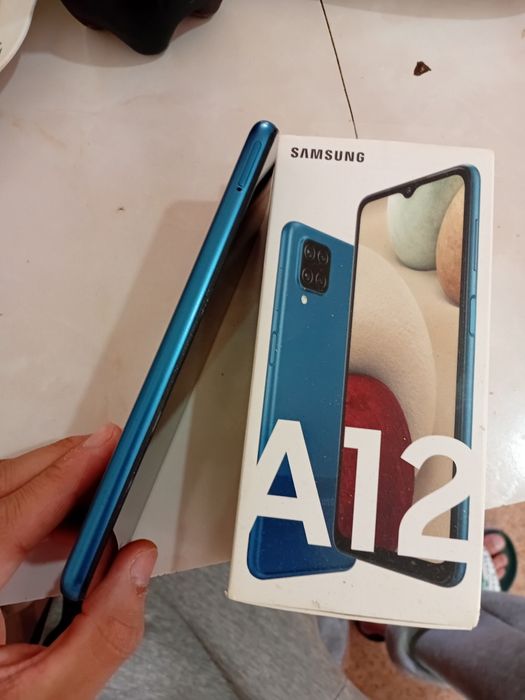 Продам Samsung Galaxy A12 в отличном состояние