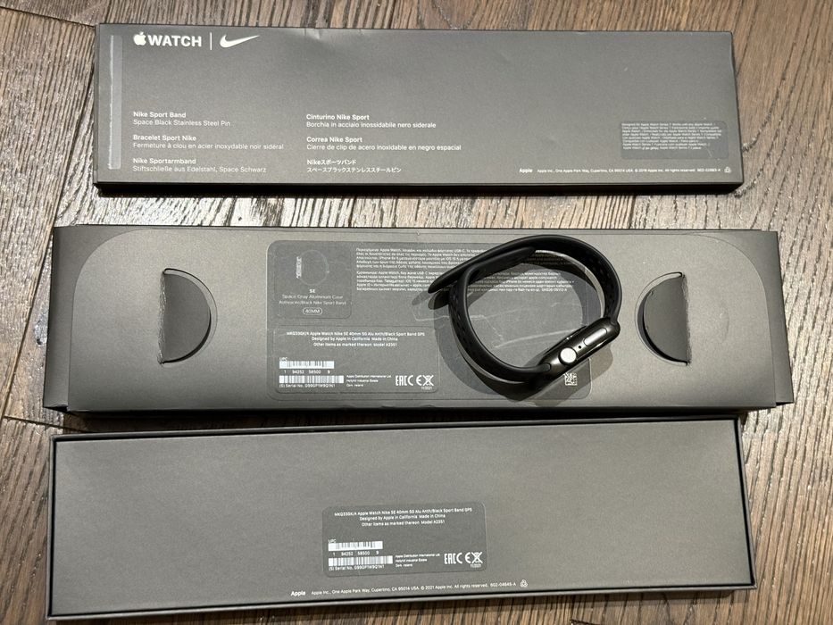 Apple Watch SE Nike Edition 40 мм
