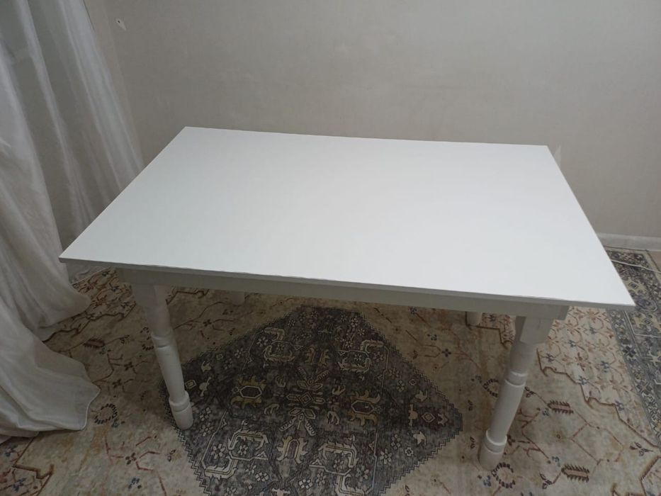 Кухонный набор стол и 4 табуретки