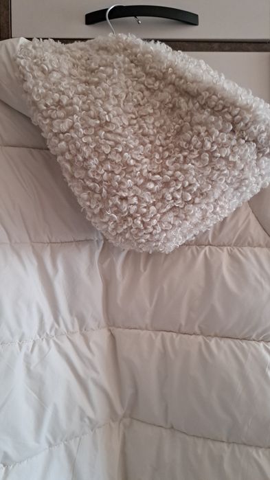 Женская куртка размер М