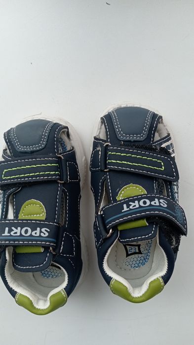 Продам детские сандали