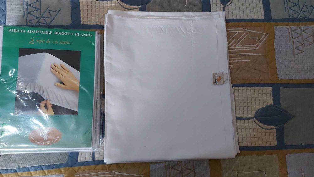 3 бр. комплекта бели чаршафи 90 см – долен с ластик + горен, нови + 13 кърпи