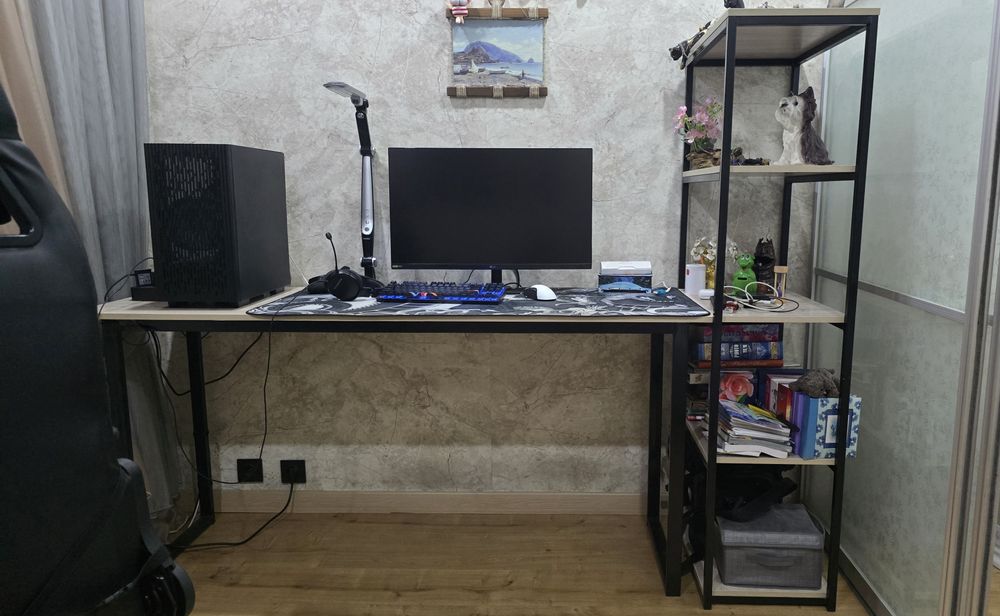 Продам стол вместе с полкой