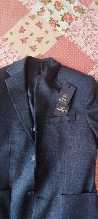 Мъжки ризи на Теодор и сако на Теодор