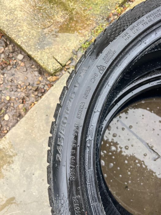Cauciucuri de iarnă runflant 245/40r20 folosit 3 luni
