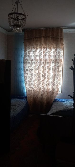 Продаю срочно 3.5.5 квартира массив Алгоритм 70 000 $ торг