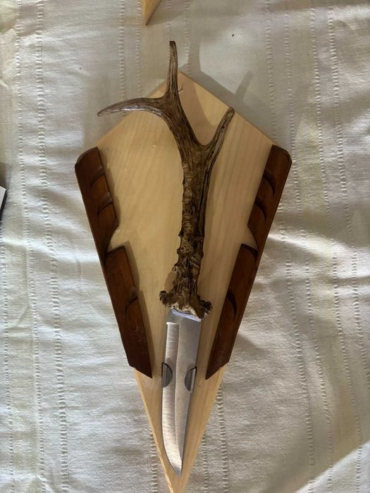 Ръчно изработен нож с дръжка от еленов рог