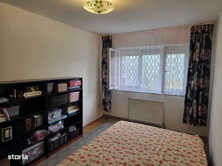 Apartament cu 4 camere, decomandat, cu boxa – Manastur, Aleea Negoiu