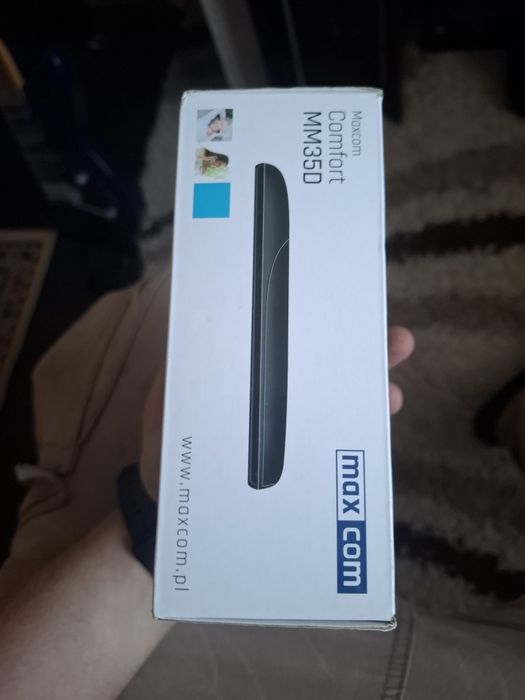Vand telefon MaxCom nou