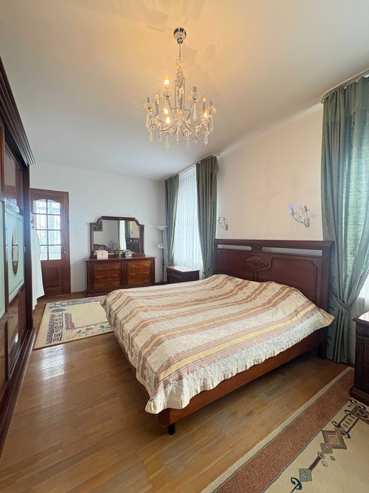 Продам коттедж в самом центре города!