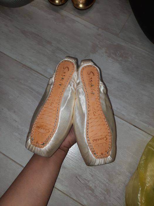 Продам пуанты за 6000 тг.