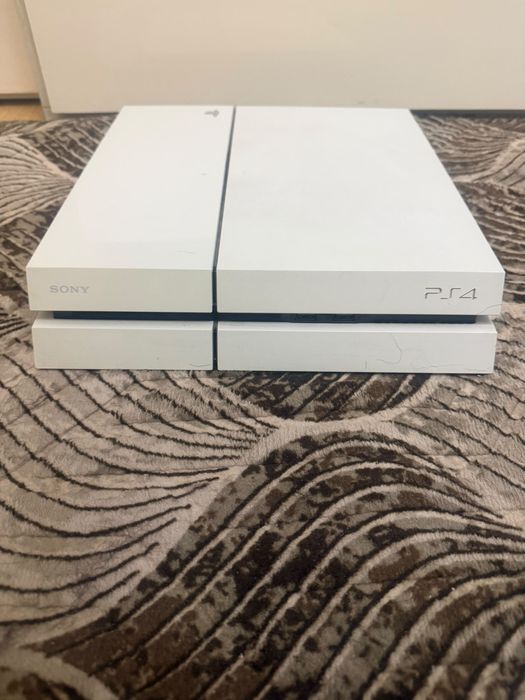 Consolă Sony PlayStation 4 (PS4 Fat) 500GB – Glacier White (Model CUH-1116A)