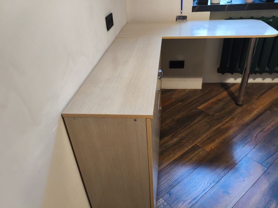 Продам стол длиный
