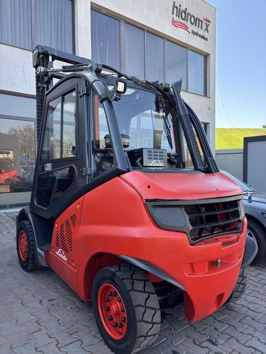 Stivuitor - Motostivuitor Linde H40D-01 Anul fabricației: 11/2010