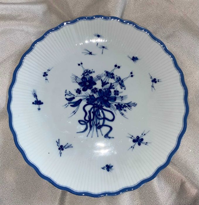 Чиния Tirschenreuth, серия Salzburg Blau (Залцбург в синьо).