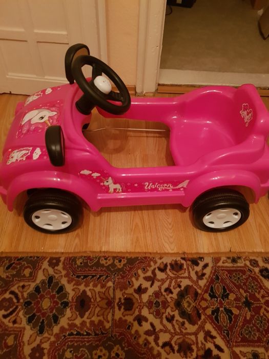 Детска кола с педали