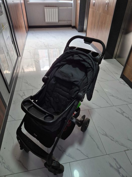 Функциональная коляска от Jole