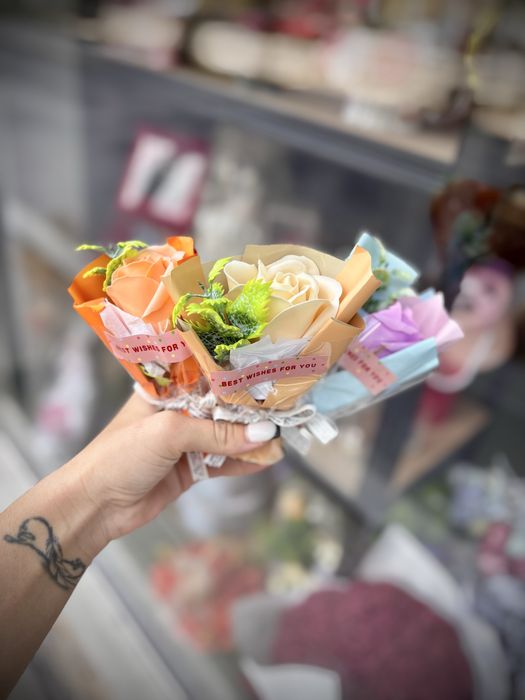 Изкуствени букетчета със сапунени розии аранжировка