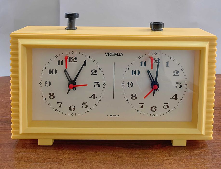 Продаю шахматные часы