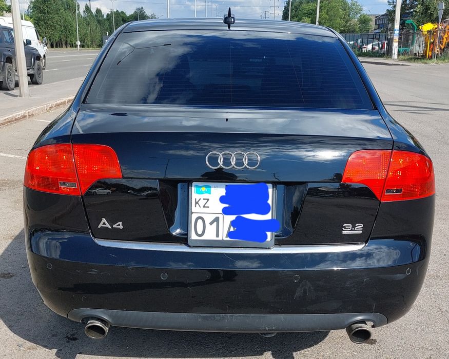 Ауди  А4  2005 г.
