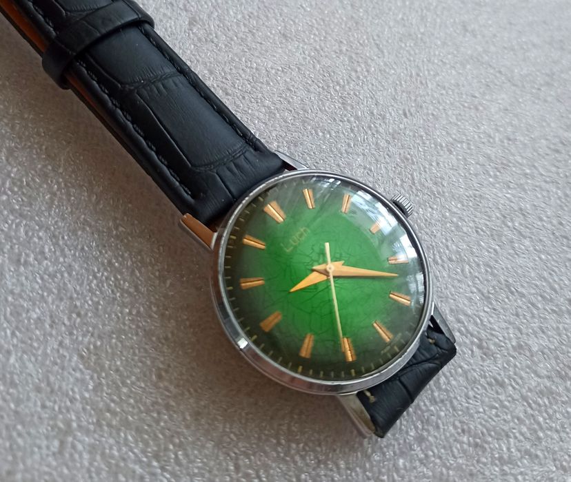 Продам часы Луч, мужские, наручные, СССР, советские, механические.