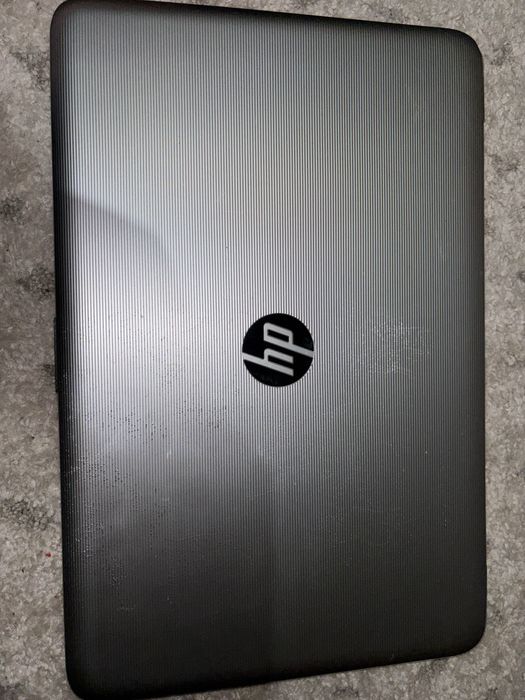 Vând laptop pentru piese (Este funcțional)