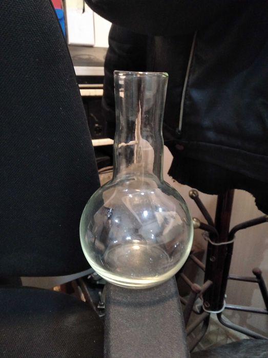 Колба, лабораторная для химии (300ml, 1000ml).