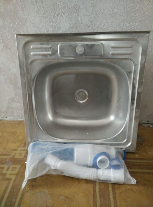 Мойка накладная.