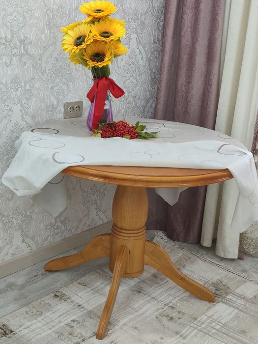 Продается стол круглый