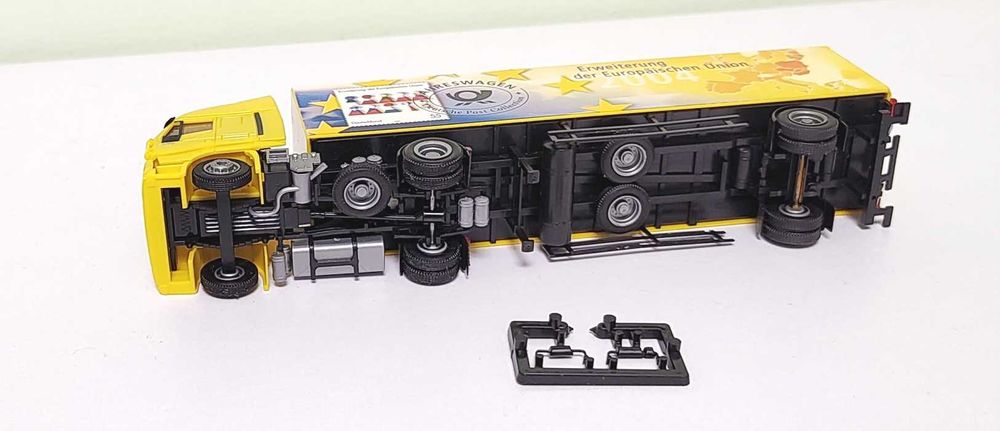 masinuta macheta camion postal Iveco Stralis  AWM nu Herpa scara 1:87