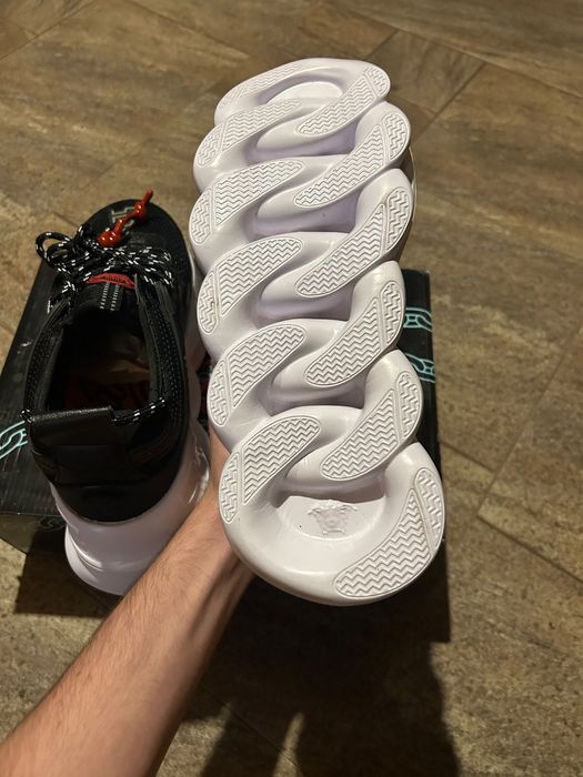 Versace Chain Reaction