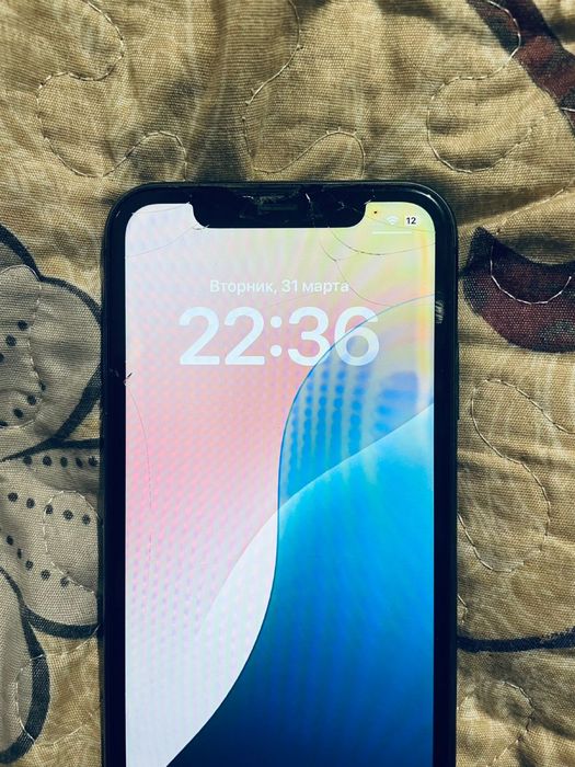 Продам аайфон 11