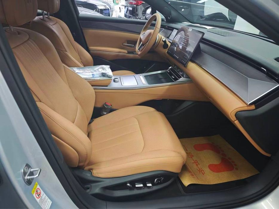 Byd Han L  2025  йил 1300 км 2,7 секунд