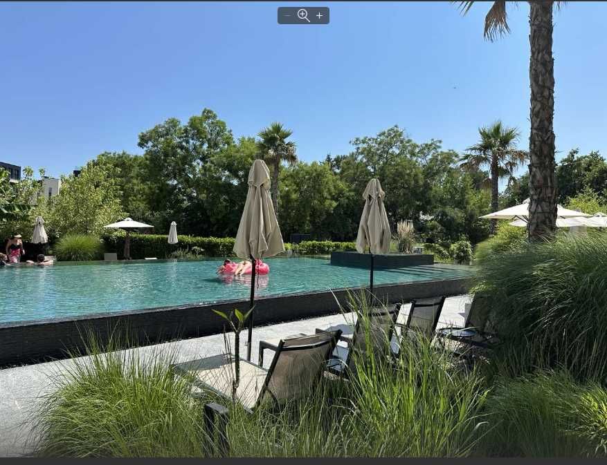 Дава се под наем Двустаен апартамент в к.к. Св.Св. Константин и Елена - 61 кв.м за 950 € - Снимка #1