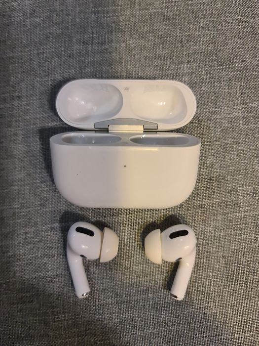 Безжични слушалки AirPods Pro 1 + кабел