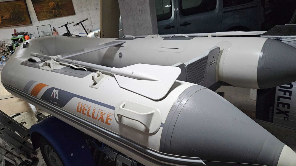 надуваема лодка Аква Марина 3.30 ,с надуваем кил