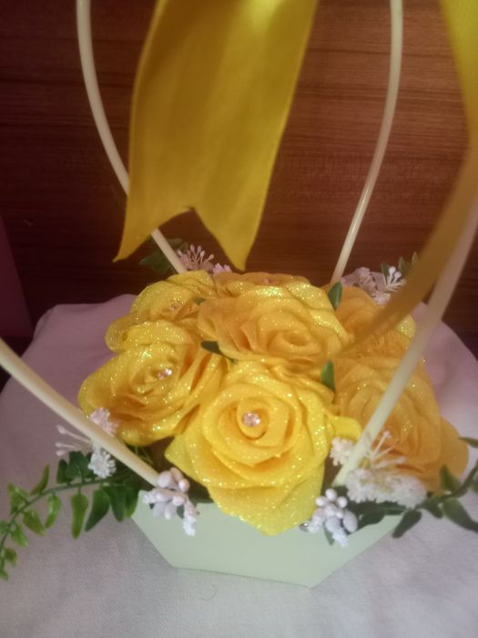 • Aranjament Floral Etern - Trandafiri Satin Realizați Manual, Cadou Deosebit